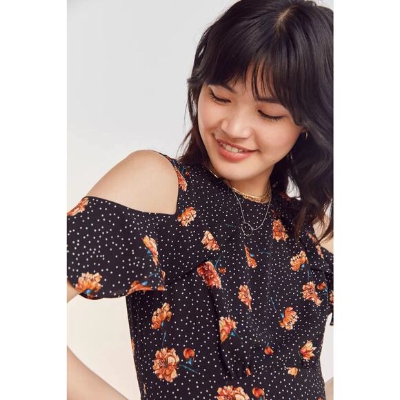 UO Small Kimchi Blue Lynn Empire Waist Ruffle Sleeve Dress - Picture 3 of 11